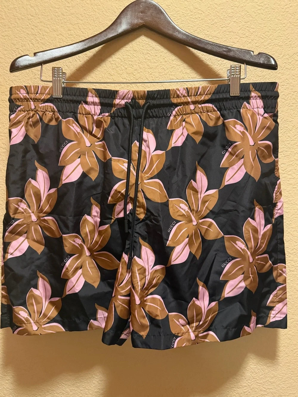 New Gucci Logo Floral Print Brown Pink Swim Shorts Size 52 / US L / Waist 34 38